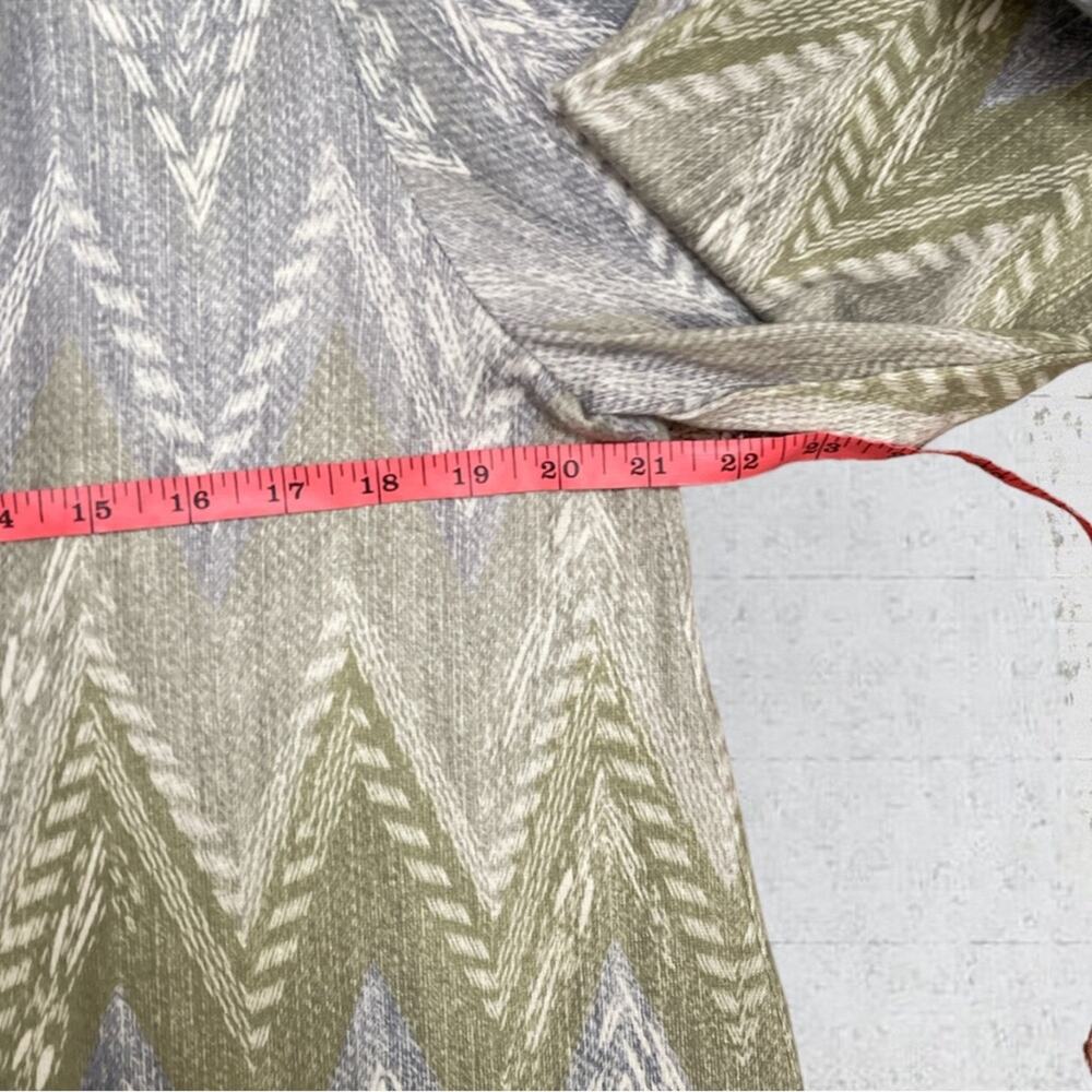 Chico’s Luxe Chevron Printed Cowl Neck Top Size Large - Picture 10 of 12